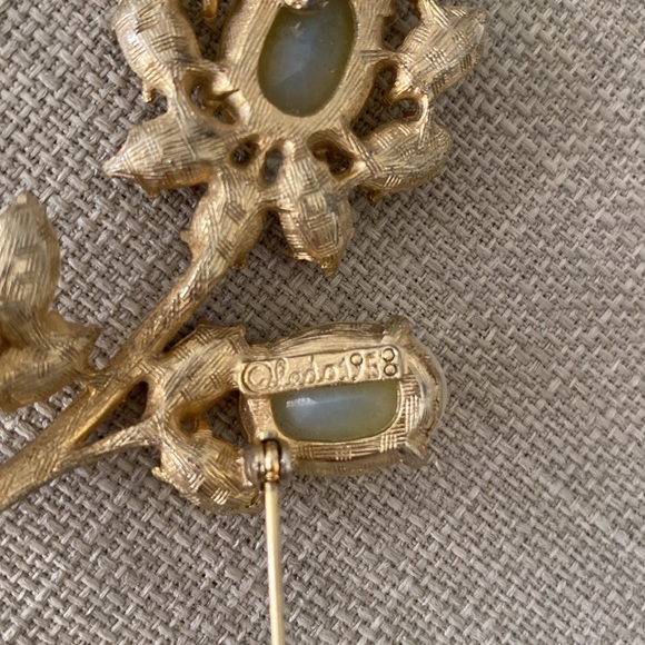 Vintage Earrings & Brooch , a Set - Picture 9 of 11